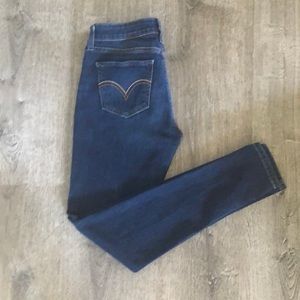 Levi’s 535 Super Skinny Jeans